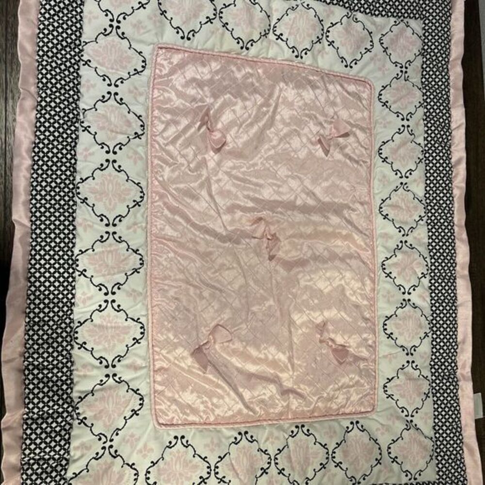 LAMBS & IVY Baby  Crib Blanket/Quilt ‎ Pink Black White Satin, Puffy, Reversible